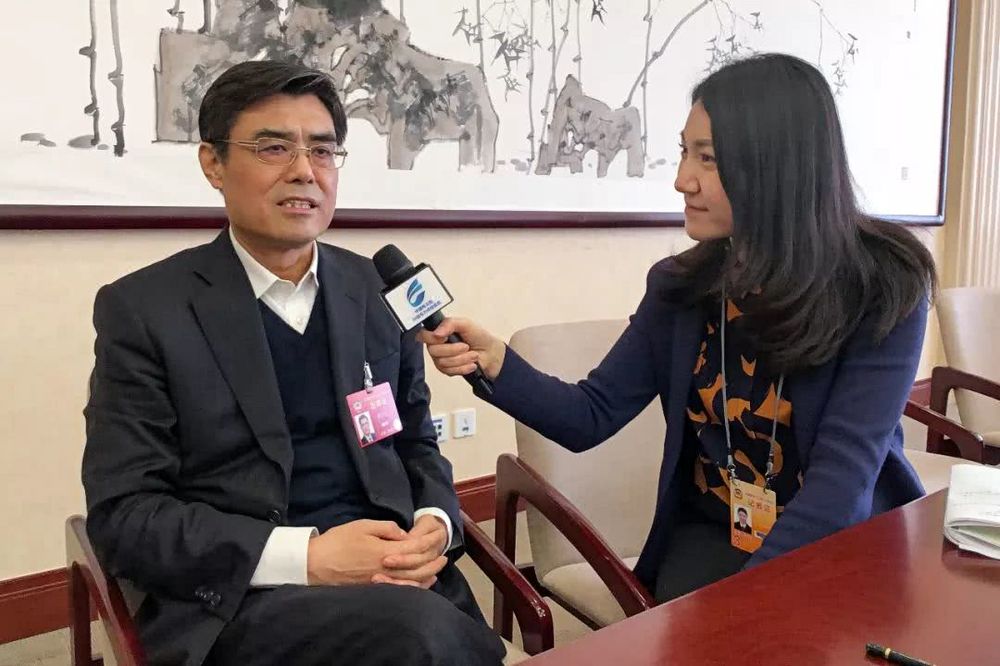 當(dāng)好能源轉(zhuǎn)型與清潔發(fā)展排頭兵——訪全國政協(xié)委員，中國華能集團(tuán)有限公司董事長、黨組書記舒印彪