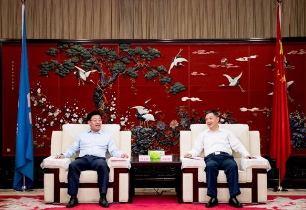 溫樞剛會(huì)見云南能投集團(tuán)黨委書記、董事長(zhǎng)段文泉