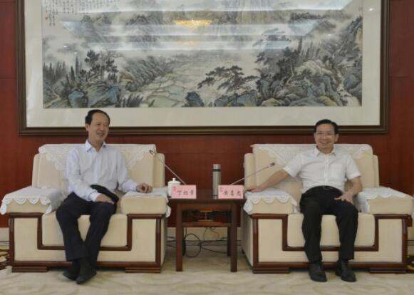 丁焰章拜會(huì)南昌市委副書(shū)記、市長(zhǎng)黃喜忠