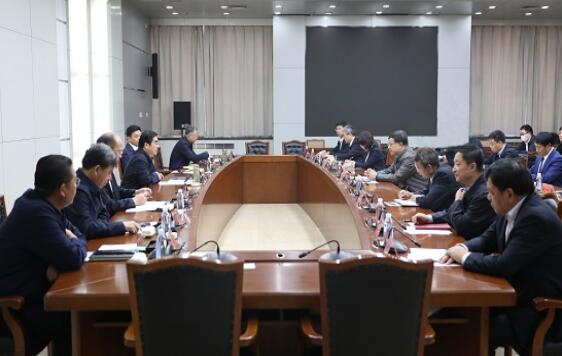 鄧建玲與唐山市委副書(shū)記、市長(zhǎng)丁繡峰會(huì)談