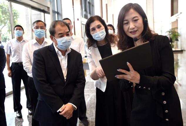 南方電網(wǎng)公司董事長、黨組書記孟振平調(diào)研鼎和保險公司