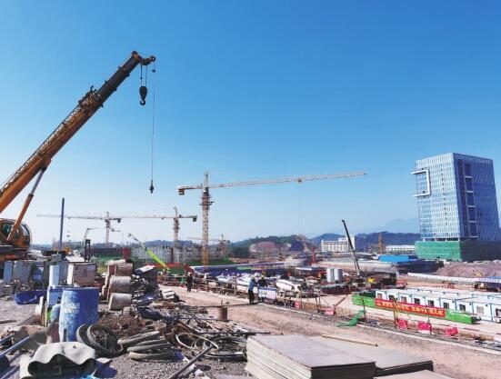 廣東河源供電局主動服務助力高鐵建設(shè)