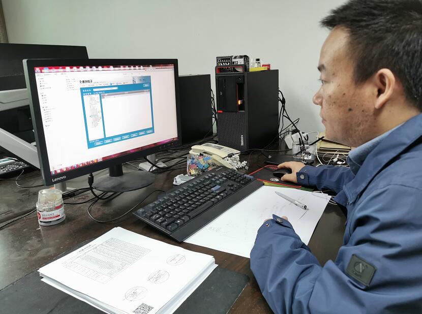 “穿搭”二維碼，浙江慈溪市供電公司工程檔案數(shù)字化，讓資料“動(dòng)”起來