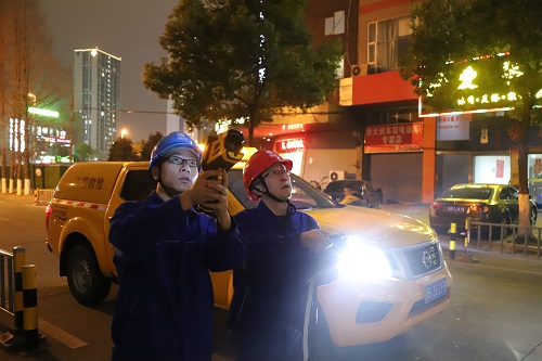 國(guó)網(wǎng)寧波市鄞州區(qū)供電：夜間特巡測(cè)溫線路，保障安全可靠供電
