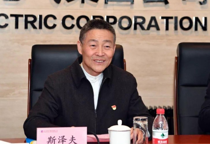 發(fā)展新能源要與電力安全統(tǒng)籌兼顧——訪全國政協(xié)常委，哈爾濱電氣集團有限公司黨委書記、董事長斯?jié)煞? width=