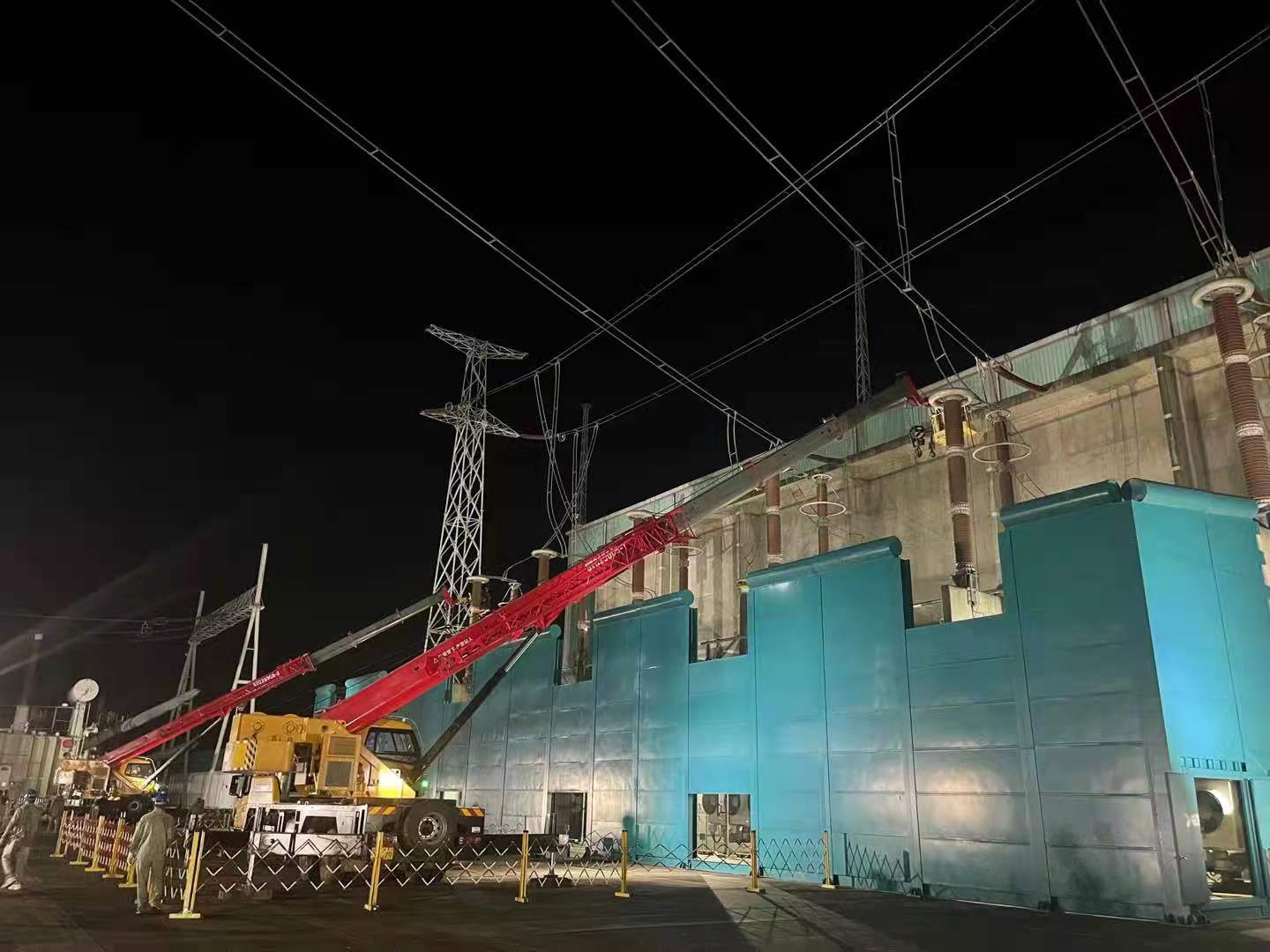 鄂電“鐵軍”：30個(gè)小時(shí)晝夜搶修作業(yè)，守護(hù)西電東送電網(wǎng)大動(dòng)脈