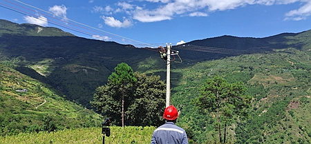 鳳慶供電局新華供電所供電火力全開(kāi)，助力當(dāng)?shù)乜緹煯a(chǎn)業(yè) 穩(wěn)定發(fā)展