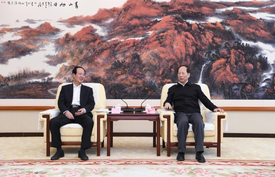丁焰章拜會內(nèi)蒙古自治區(qū)黨委書記、人大常委會主任石泰峰