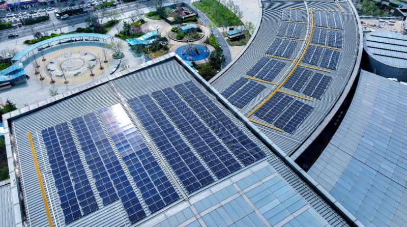 1.2MW！山東商業(yè)綜合體屋頂光伏發(fā)電項目并網(wǎng)發(fā)電