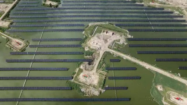18.73MW！中石油首個水面光伏項目并網(wǎng)發(fā)電