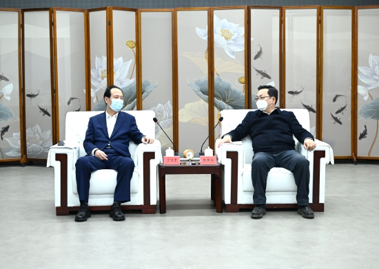 丁焰章與雄安新區(qū)黨工委書(shū)記、管委會(huì)主任張國(guó)華會(huì)談