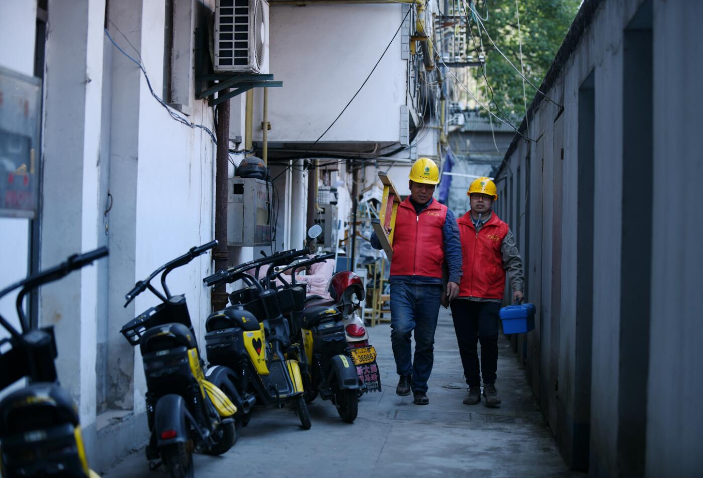 國網(wǎng)余姚市供電公司：“點亮黑樓道2.0”，借“光”照亮居民歸家路