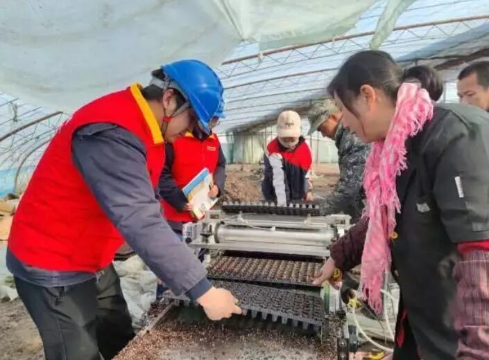 國網(wǎng)新疆電力公司貼心服務(wù)，為春耕春灌用電保駕護航