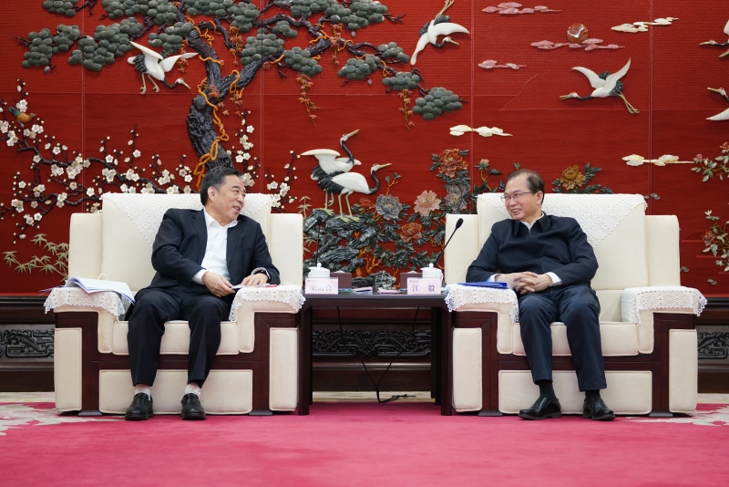 中國能建黨委書記、董事長(zhǎng)宋海良與中國華電黨組書記、董事長(zhǎng)江毅會(huì)談