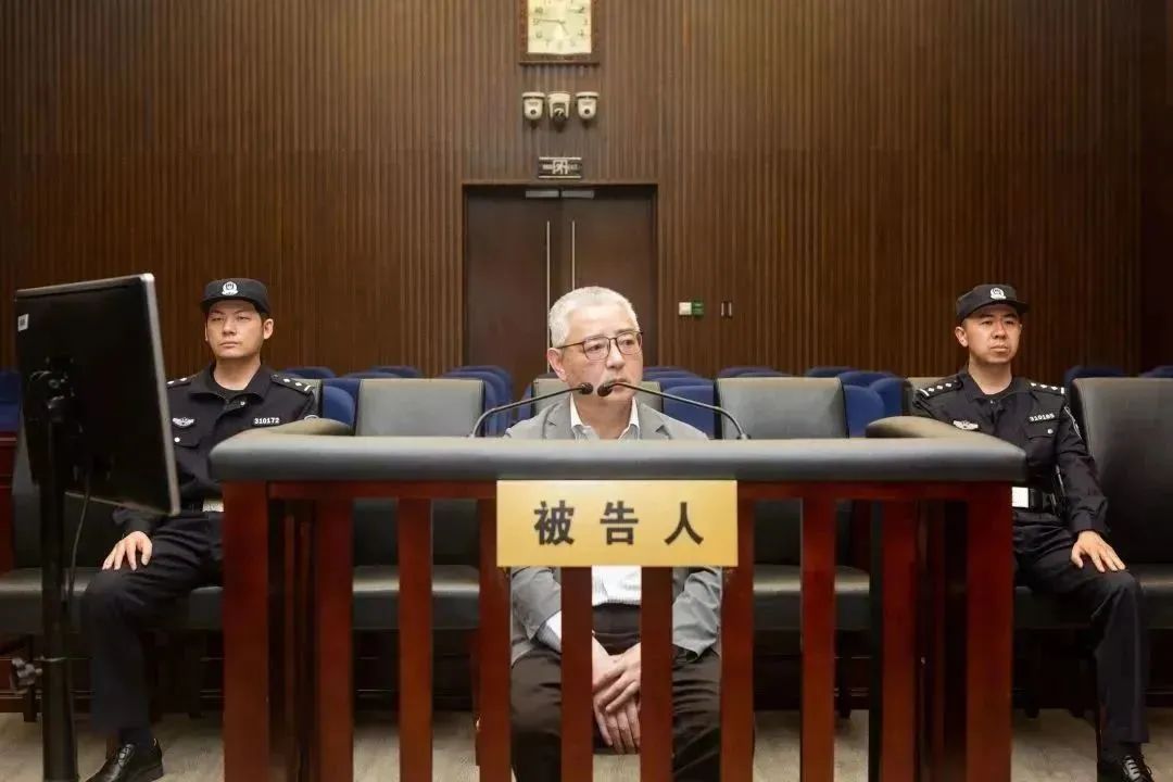 被控受賄1.56億，原上海電氣集團(tuán)股份有限公司總裁、董事長鄭建華受審
