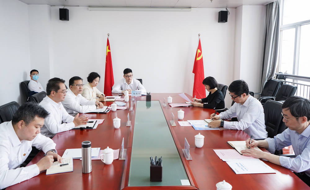 中國能建黨委常委、副總經(jīng)理吳云與國家能源局華中監(jiān)管局黨組書記、局長任育之會(huì)談