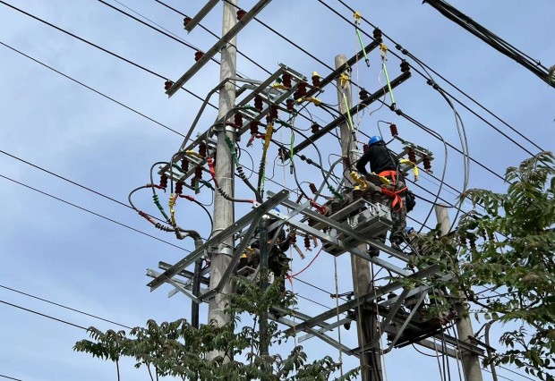 六五四供電公司奮戰(zhàn)8小時，順利完成新線路投運