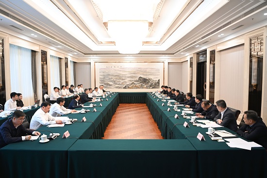 華能集團(tuán)溫樞剛、鄧建玲拜會(huì)遼寧省委書記郝鵬