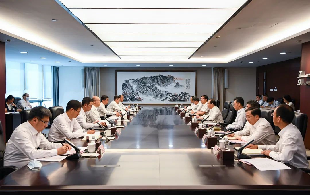 華電集團黨組書記、董事長江毅與河北省委副書記、省長王正譜舉行會談