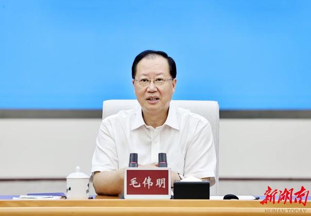 湖南省委副書記、省長(zhǎng)毛偉明與發(fā)電企業(yè)代表座談：強(qiáng)化擔(dān)當(dāng) 滿發(fā)穩(wěn)發(fā)
