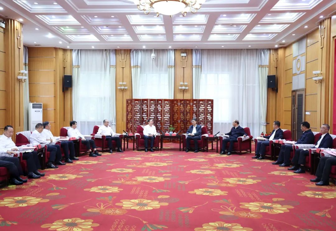 國家電網(wǎng)公司董事長、黨組書辛保安會見青海省委書記陳剛、省長吳曉軍、省政協(xié)主席公保扎西