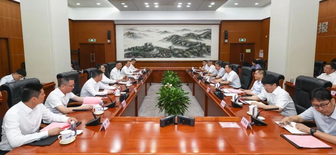 中核集團黨組副書記、總經(jīng)理顧軍會見蘇州市委副書記、市長吳慶文一行