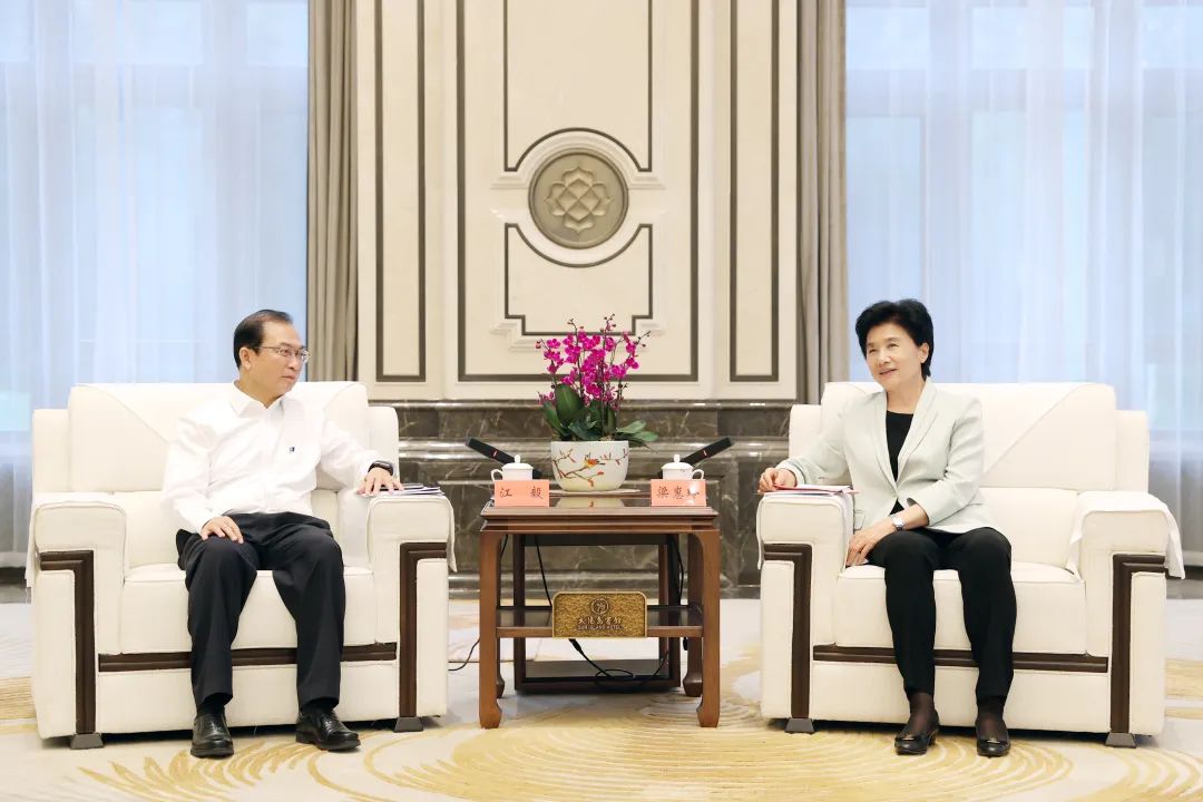 華電集團(tuán)黨組書記、董事長江毅拜會黑龍江省委副書記、省長梁惠玲