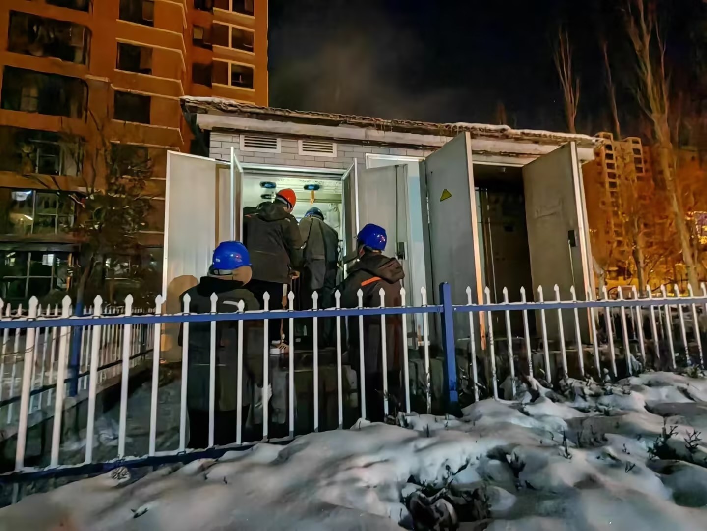風雪來襲入冬寒，電力搶修送溫暖
