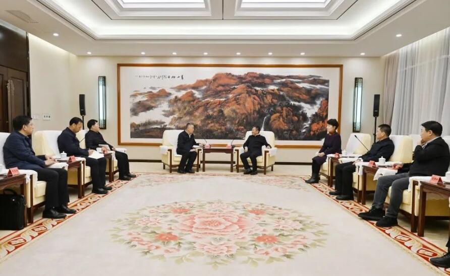 三峽集團(tuán)董事長、黨組書記雷鳴山拜會內(nèi)蒙古自治區(qū)黨委書記孫紹騁、自治區(qū)主席王莉霞