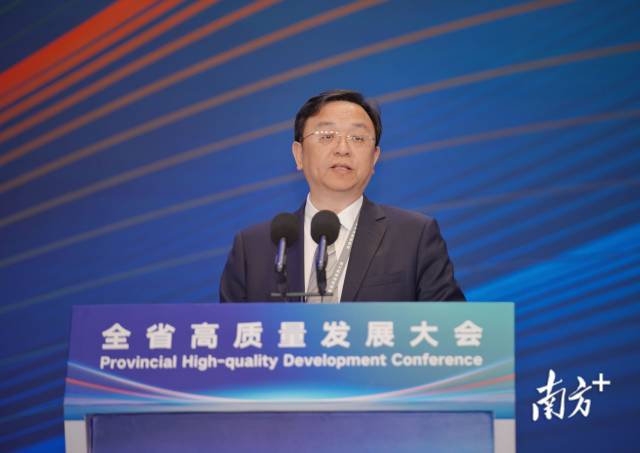 王傳福：新能源汽車發(fā)展只會(huì)快跑，不給喘口氣機(jī)會(huì)