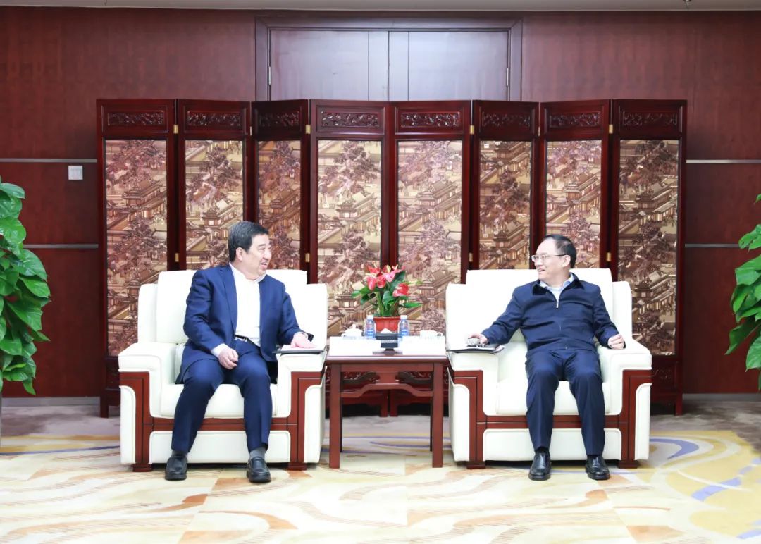 中國(guó)電氣裝備白忠泉董事長(zhǎng)、周群總經(jīng)理拜訪中鋁集團(tuán)董事長(zhǎng)段向東、總經(jīng)理王石磊