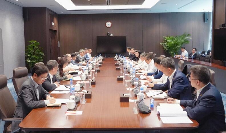 中國能建黨委書記、董事長宋海良與中信集團黨委書記、董事長奚國華會談