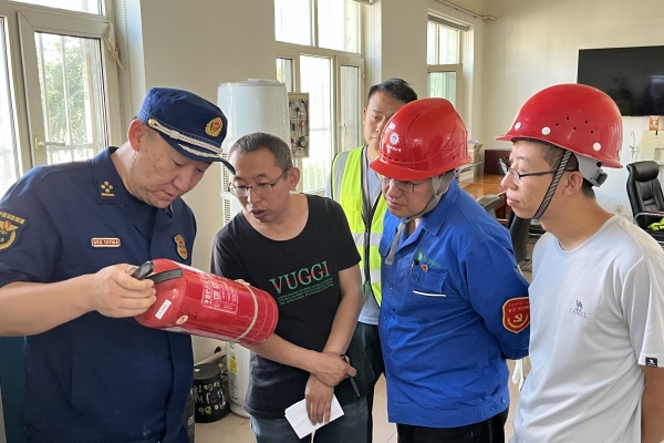 內(nèi)蒙古電力公司烏海千里山供電公司：蒙電愛心光明行，用電無憂筑防線