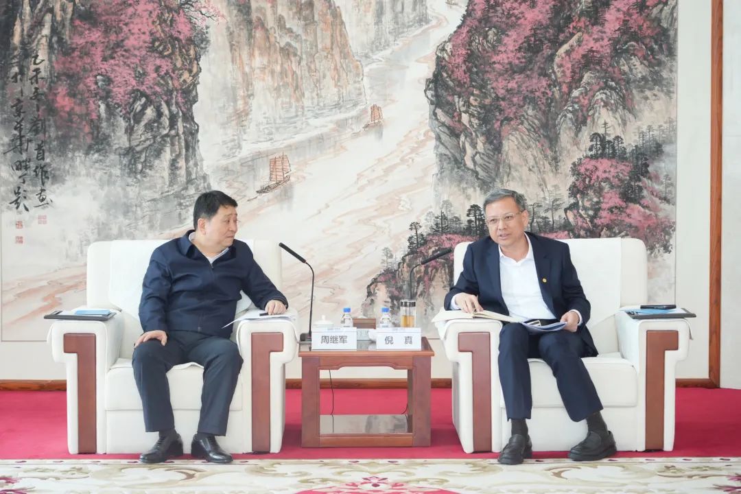 中國能建黨委副書記、總經(jīng)理倪真與慶陽市市長周繼軍會(huì)談