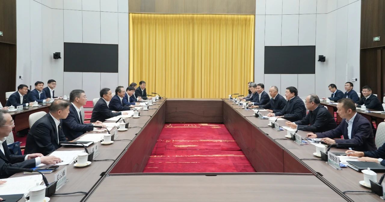 中國(guó)能建黨委書記、董事長(zhǎng)宋海良與國(guó)家電網(wǎng)董事長(zhǎng)、黨組書記張智剛會(huì)談
