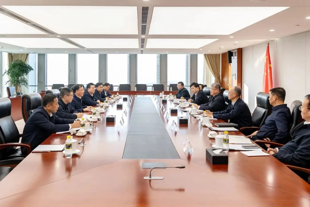 國家能源集團黨組書記、董事長劉國躍與中國大唐黨組副書記、總經(jīng)理張傳江會談