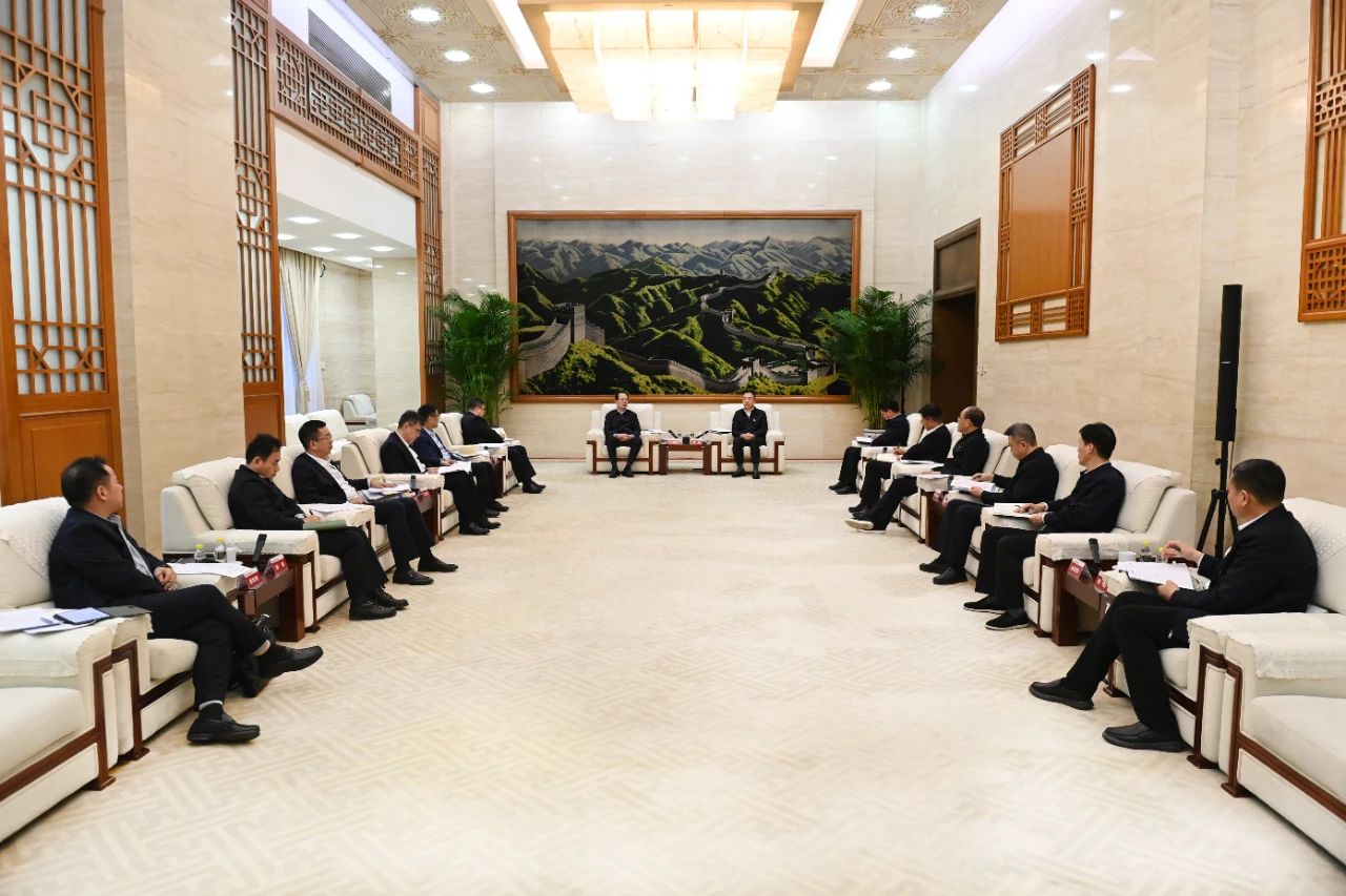 大唐集團(tuán)黨組書記、董事長鄒磊與中國電建黨委書記、董事長丁焰章會談
