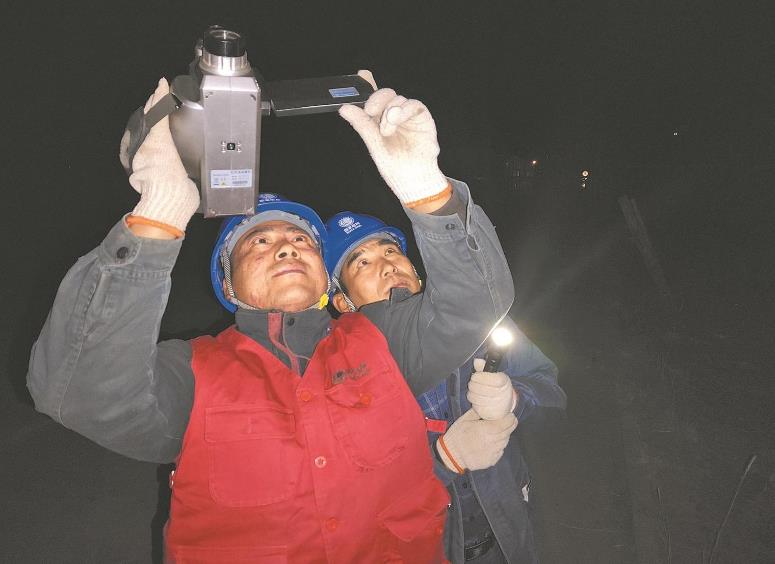 青海貴南縣：零下15攝氏度，冬夜巡檢保供電