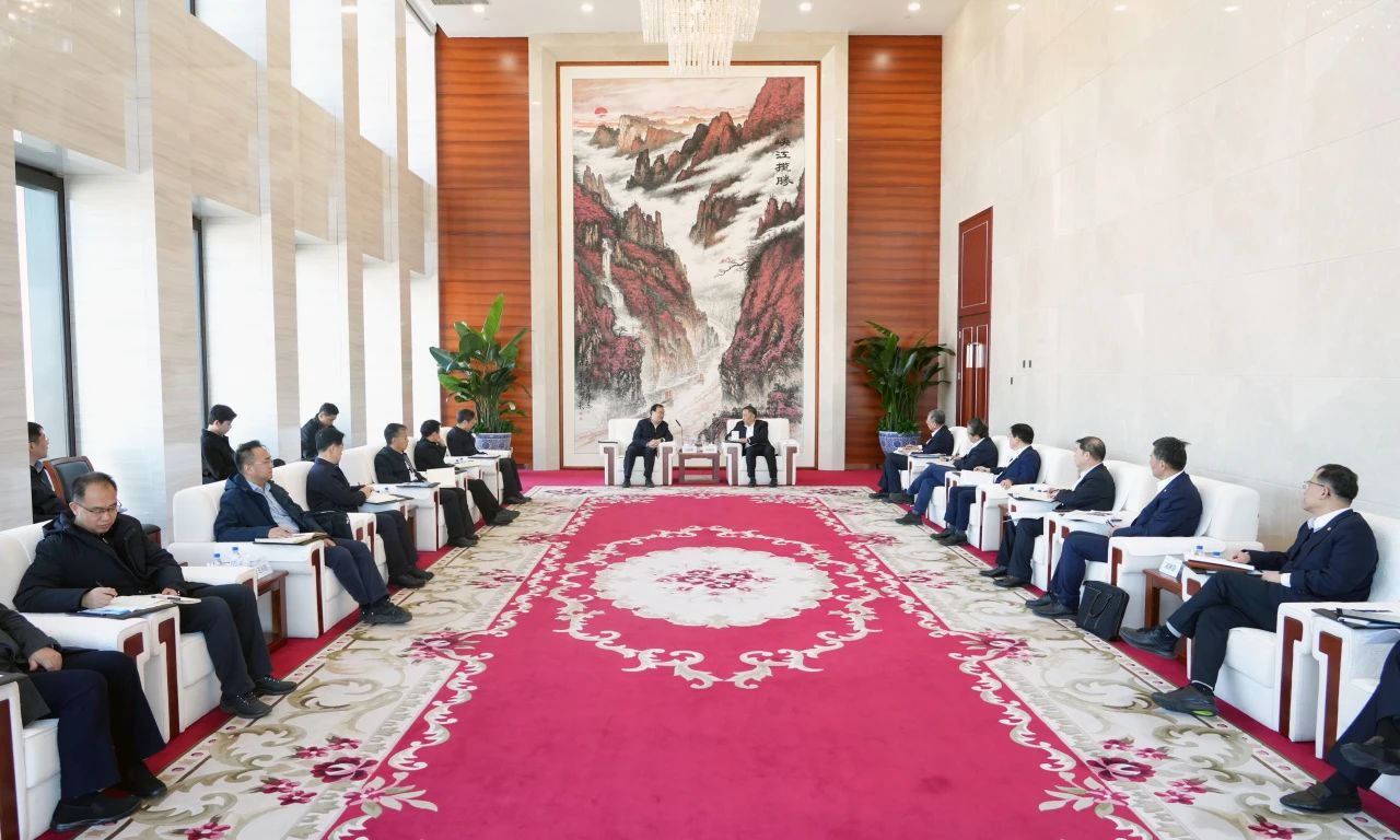 中國能建董事長宋海良、總經(jīng)理倪真與中國南水北調(diào)集團(tuán)董事長汪安南、總經(jīng)理孫志禹會談