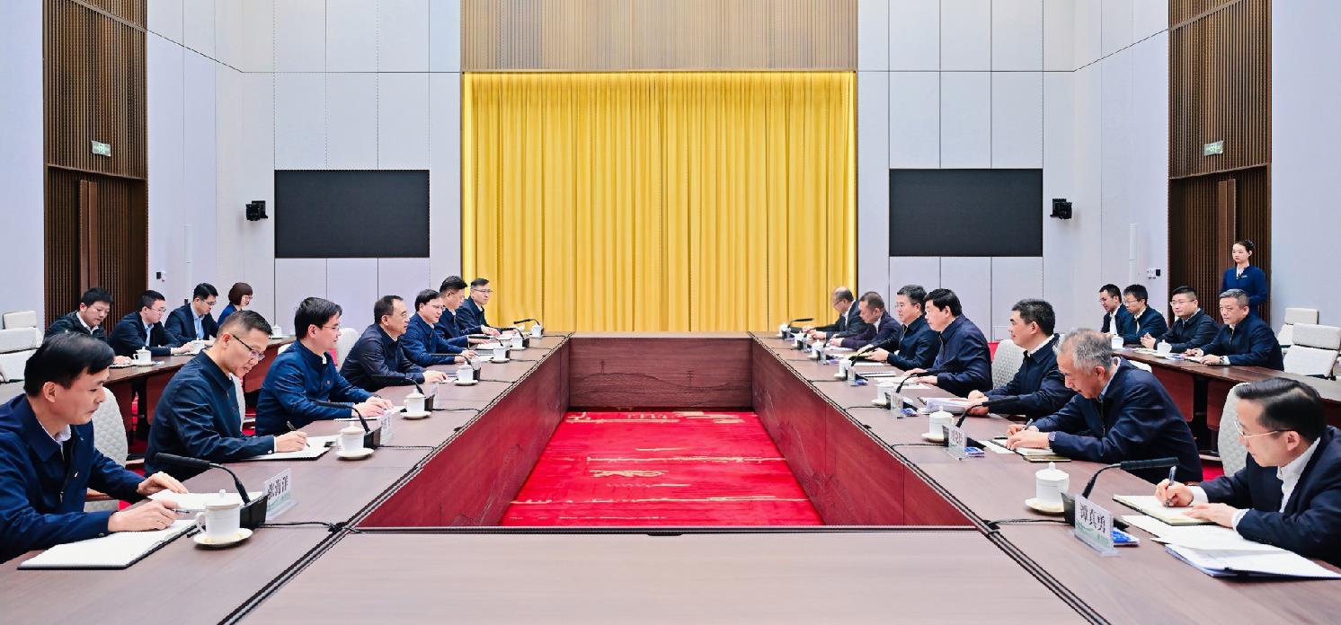 中國大唐集團(tuán)董事長鄒磊、總經(jīng)理張傳江與國家電網(wǎng)董事長張智剛、總經(jīng)理龐驍剛會談