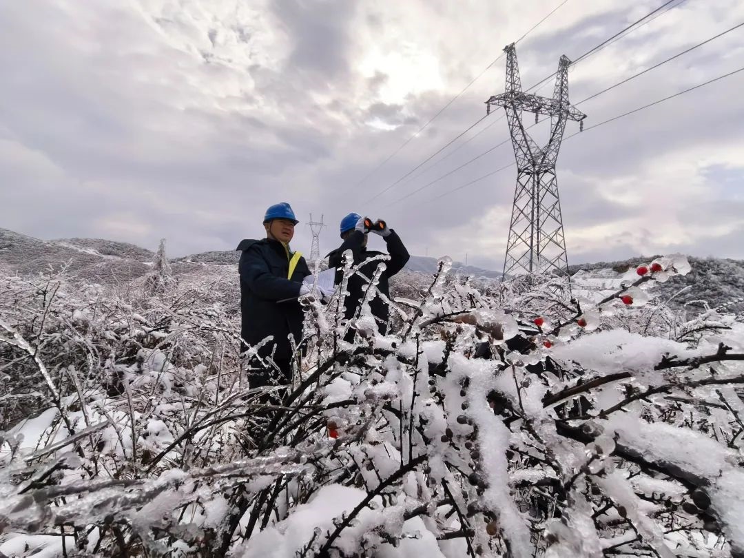 南方電網(wǎng)科技抗冰 讓冰雪“看得見、除得掉、防得住”