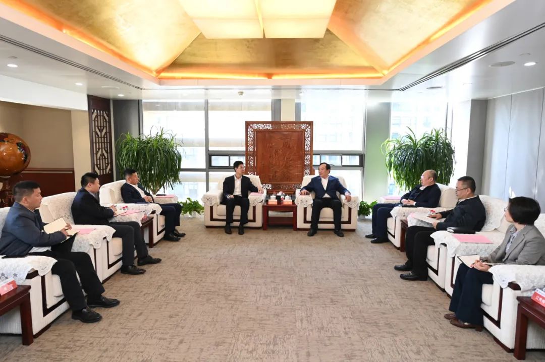 大唐國(guó)際黨委書記、董事長(zhǎng)李凱會(huì)見中建五局黨委書記、董事長(zhǎng)田衛(wèi)國(guó)
