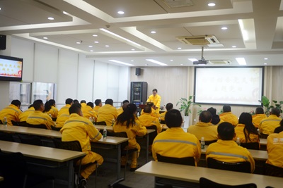 華潤南京公司檢修公司黨支部開展黨員大會、支委會以及3月份主題黨日活動